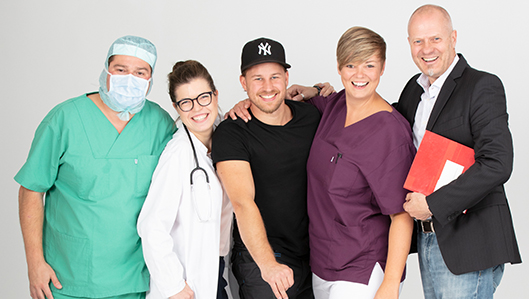 Mitarbeiter aus verschiedenen Berufsgruppen im Klinikum Westfalen