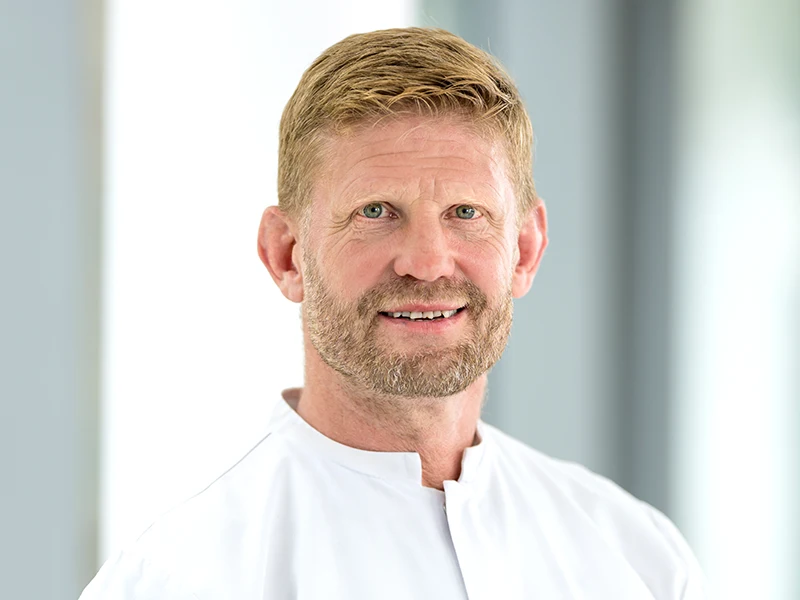 Dr. med Björn Kristof Koch Dr. med Björn Kristof Koch