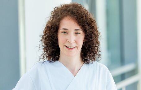 Dr. Anita Ide Dr. Anita Ide