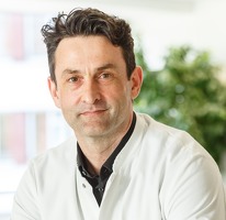 PD. Dr. med. Christopher Brenke