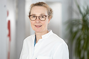 Oberärztin Dr. med. Corinna Kelbel