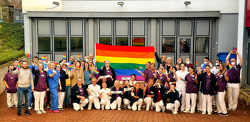 Klinikmitarbeitende unterstützen #onelove