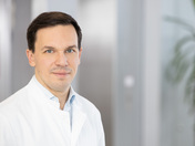 Dr. med. Simon Larrosa-Lombardi