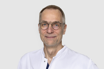Dr. Tomas Lutz