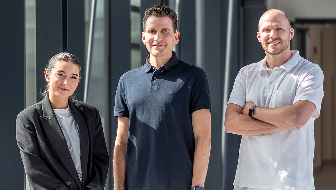 Gruppenbild des Teams der Sportmedizin (v.l.n.r.: Gülsemin Isik, Dr. med. Ghani Hilal, Mark Sandfort