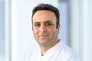 Portraitbild Aufnahme von Thafer Muhtasib Arzt der Gastroenterologie der Knappschaft Kliniken Kamen Portraitbild Aufnahme von Thafer Muhtasib Arzt der Gastroenterologie der Knappschaft Kliniken Kamen