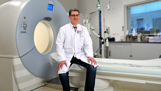 Prof. Dr. Werer Weber im Diagnostikraum des Institutes für Diagnostische und Interventionelle Radiologie, Neuroradiologie und Nuklearmedizin