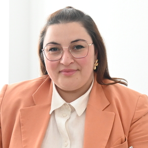 Portraitbild Pflegedirektor Neslihan Cörten