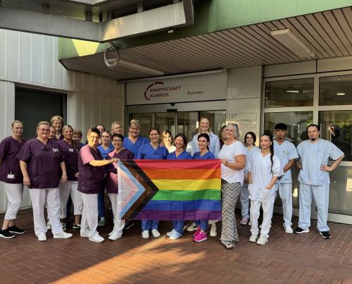 Knappschaft Kliniken Westfalen zeigen Flagge