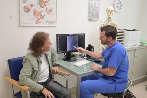 Statt Gelenkersatz: Neues Verfahren hilft Patienten mit chronischen Schmerzen an Knie, Schulter und Achillessehne