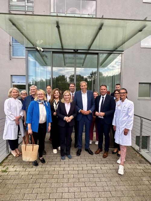 Bundesgesundheitsministerin Nina Warken besucht Knappschaft  Kliniken Saar in Püttlingen 