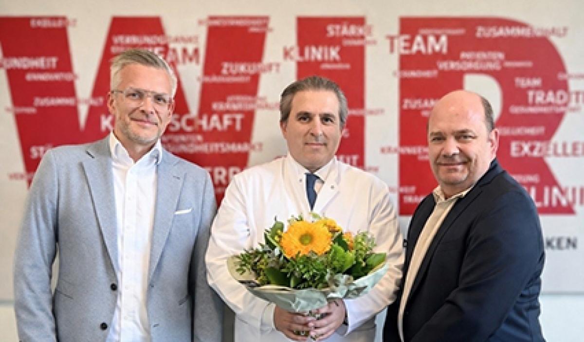 Hauptgeschäftsführer Stefan Aust (l.) und Geschäftsführer Michael Kleinschmidt (r.) begrüßten den Endoprothetik-Experten Prof. Dr. Mustafa Citak in den Knappschaft Kliniken Dortmund. Welcome Prof. Citak