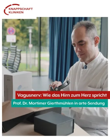 🎥👨‍⚕️ Prof. Dr. Mortimer Girthmühlen, Oberarzt unserer Klinik für Neurochirurgie, war am Wochenende als Experte in der arte-Sendung „Vagusnerv: Wenn das Hirn zum Herz spricht“ zu sehen. Hier spricht er unter anderem über Fatigue bei Long-Covid. 

🧐📊 An unserem Krankenhaus führt Prof. Giertmühlen derzeit eine Studie durch, bei der der Vagusnerv von Patientinnen und Patienten mit Long-Covid gereizt wird, um zu untersuchen, ob dadurch die Fatigue-Smptome abnehmen. Erste Ergebnisse zeigen, dass sich Symptome durch die Vagusnervstimulation verbessern.

👉📺 Die Sendung ist noch bis zum 19. November 2025 in der arte-Mediathek zu sehen: https://www.arte.tv/de/videos/120436-000-A/vagusnerv-wie-das-hirn-zum-herzen-spricht/

<a href='https://www.instagram.com/explore/tags/KnappschaftKliniken/' target='_blank'>#KnappschaftKliniken</a> <a href='https://www.instagram.com/explore/tags/Universitätsklinikum/' target='_blank'>#Universitätsklinikum</a> <a href='https://www.instagram.com/explore/tags/Bochum/' target='_blank'>#Bochum</a> <a href='https://www.instagram.com/explore/tags/arte/' target='_blank'>#arte</a> <a href='https://www.instagram.com/explore/tags/Vagusnerv/' target='_blank'>#Vagusnerv</a> <a href='https://www.instagram.com/explore/tags/Fatigue/' target='_blank'>#Fatigue</a> <a href='https://www.instagram.com/explore/tags/LongCovid/' target='_blank'>#LongCovid</a>