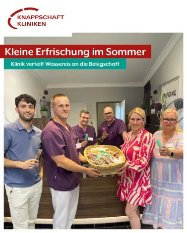 Sommer, Sonne, Sonnenschein: In dieser Woche stiegen die Außen-Temperaturen auf über 30 Grad und auch in den Knappschaft Kliniken Recklinghausen und Knappschaft Kliniken Paracelsus Marl wurde es deutlich wärmer. Die Geschäftsführung nutzte den bisher heißesten Tag des Jahres und verteilte am Mittwoch gemeinsam mit einem Team Wassereis als kleine Erfrischung an die Mitarbeiterinnen und Mitarbeiter beider Standorte.

Passen Sie, liebe Bürgerinnen und Bürger, gerade an heißen Tagen auf sich und Ihre Gesundheit auf. Wir sind selbstverständlich auch an diesen Tagen rund um die Uhr für Sie im Einsatz.

<a href='https://www.facebook.com/watch/hashtag/knappschaftkliniken' target='_blank'>#knappschaftkliniken</a> <a href='https://www.facebook.com/watch/hashtag/knappschaftklinikenrecklinghausen' target='_blank'>#knappschaftklinikenrecklinghausen</a> <a href='https://www.facebook.com/watch/hashtag/knappschaftklinikenparacelsusmarl' target='_blank'>#knappschaftklinikenparacelsusmarl</a> <a href='https://www.facebook.com/watch/hashtag/sommer' target='_blank'>#sommer</a> <a href='https://www.facebook.com/watch/hashtag/sommersonneschonnenschein' target='_blank'>#sommersonneschonnenschein</a>