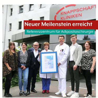 Unser Adipositaszentrum ist ab sofort Referenzzentrum für Adipositaschirurgie!  Kürzlich wurden sämtliche klinischen Abläufe, die medizinische Ausstattung als auch die Qualifikationen des Behandlungsteams "auf Herz und Nieren" geprüft.  Und das mit Erfolg: Die externen Experten der DGAV (Deutschen Gesellschaft für Allgemein- und Viszeralchirurgie) sprachen dem Adipositaszentrum nach ihrer umfassenden Evaluierung die Auszeichnung als "Referenzzentrum für Adipositaschirurgie" zu.

"Dies ist Meilenstein in der Weiterentwicklung des Adipositaszentrums. Mein besonderer Dank gilt meinem äußerst engagierten Team für den tagtäglichen Einsatz für unsere Patienten!“, sagt Dr. Jörg Celesnik, Chefarzt der Klinik für Allgemein- und Viszeralchirurgie und Leiter des Adipositaszentrums.

Wir gratulieren ganz herzlich zur bestandenen Zertifizierung! 👏👏👏
<a href='https://www.instagram.com/explore/tags/adipositaszentrum/' target='_blank'>#adipositaszentrum</a> <a href='https://www.instagram.com/explore/tags/kkbottrop/' target='_blank'>#kkbottrop</a>
