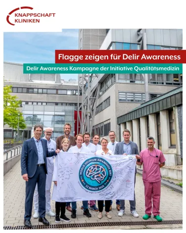 🏳️ Delir ist ein oft verkanntes Erkrankungsbild, welches mit verschiedensten schweren Erkrankungszuständen einhergehen kann. Menschen werden dabei in ihrer kognitiven Funktion im wahrsten Sinne des Wortes „Aus der Bahn geworfen“. Deshalb beteiligen wir uns an der Delir Awareness Kampagne der Initiative Qualitätsmedizin (IQM).

🏥 "Im Krankenhaus wird Delir leider häufig nicht erkannt. Dabei hat das Auftreten eines Delir einen starken Einfluss auf die Genesung und steigert sogar das Risiko zu versterben. Deshalb engagieren wir uns schon lange für die Erkennung von Delir sowie vorbeugenden Maßnahmen. Darüber hinaus befassen wir uns in wissenschaftlichen Projekten mit den Ursachen dieses gefährlichen Zustandes", so Dr. med. Matthias Unterberg, Oberarzt der Klinik für Anästhesiologie, Intensivmedizin und Schmerztherapie. 

🧠 "Delirien treten häufig bei stationären Patienten auf und sind nicht nur für den Neurologen von großer Relevanz. Prävention und Früherkennung sind entscheidend, um komplikative Verläufe zu verhindern", ergänzt Dr. med. Lars Schönlau, Leitender Oberarzt der Klinik für Neurologie. 

💡 Mit Delir ist Zustand akuter Verwirrtheit gemeint. Dabei verschlechtern sich plötzlich die geistigen Funktionen der Betroffenen. Diese Störung der Gehirnfunktion geht mit einer Vielzahl von neurologischen und psychischen Symptomen einher, wie Wahrnehmungsstörungen, Desorientierung und eine reduzierte Wachheit. 
 
<a href='https://www.instagram.com/explore/tags/KnappschaftKliniken/' target='_blank'>#KnappschaftKliniken</a> <a href='https://www.instagram.com/explore/tags/Universitätsklinikum/' target='_blank'>#Universitätsklinikum</a> <a href='https://www.instagram.com/explore/tags/Bochum/' target='_blank'>#Bochum</a> <a href='https://www.instagram.com/explore/tags/delir/' target='_blank'>#delir</a> <a href='https://www.instagram.com/explore/tags/delirawareness/' target='_blank'>#delirawareness</a> <a href='https://www.instagram.com/explore/tags/iqm/' target='_blank'>#iqm</a>