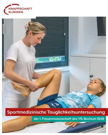 ⚽️ Vor kurzem stand in den Knappschaft Kliniken Universitätsklinikum Bochum die orthopädische und internistische Tauglichkeitsuntersuchung 1. Frauenmannschaft des <a href='https://www.instagram.com/_u/vflbochum1848_frauen/' target='_blank'>@vflbochum1848_frauen</a> nach DFB-Richtlinien auf dem Programm.

👨‍⚕️„Wir freuen uns, die Untersuchungen gemeinsam mit der internistischen Klinik unter Leitung von Prof.  Dr. Ali Canbay und der kardiologischen Klinik von Priv.-Doz. Dr. P. C. Patsalis durchführen zu können“, sagt Dr. med. Ghani Hilal, Facharzt für Orthopädie und Unfallchirurgie sowie Mannschaftsarzt des <a href='https://www.instagram.com/_u/vflbochum1848/' target='_blank'>@vflbochum1848</a>.official.

🦵„Über die vergangene Saison hat eine intensive medizinische Betreuung der Spielerinnen stattgefunden, sodass wir in den Tauglichkeitsuntersuchungen auf individuelle Verletzungshistorien und zugeschnittene  Präventionsmöglichkeiten zurückgreifen können“, sagt Dr. med. Nadine Pudlik , betreuende Teamärztin der 1. Frauenmannschaft. 

Mit voller Fitness und Teamgeist geht es jetzt in die Vorbereitung – auf eine erfolgreiche Saison 2025/26! 💙🤍

<a href='https://www.instagram.com/explore/tags/KnappschaftKliniken/' target='_blank'>#KnappschaftKliniken</a> <a href='https://www.instagram.com/explore/tags/Universitätsklinikum/' target='_blank'>#Universitätsklinikum</a> <a href='https://www.instagram.com/explore/tags/Bochum/' target='_blank'>#Bochum</a> <a href='https://www.instagram.com/explore/tags/VfLBochum1848/' target='_blank'>#VfLBochum1848</a> <a href='https://www.instagram.com/explore/tags/Bundesliga/' target='_blank'>#Bundesliga</a> <a href='https://www.instagram.com/explore/tags/Sportmedizin/' target='_blank'>#Sportmedizin</a> <a href='https://www.instagram.com/explore/tags/Prävention/' target='_blank'>#Prävention</a>