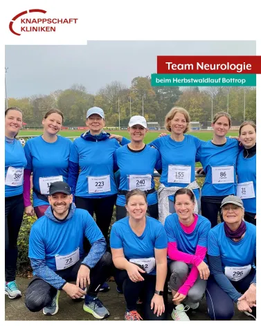 Am Sonntag fand in Bottrop der 52. RWW Herbstwaldlauf statt, an dem auch ein Team unserer Klinik für Neurologie voll durchstartete. 🏃🏽 Die 6,5 km lange Strecke startete im Bottroper Jahnstadion und führte einmal quer durch den Stadtgarten, an den Stadtteichen vorbei, bis kurz vor die A2 und zurück zum Jahnstadion. Das leicht durchwachsene Wetter tat der guten Stimmung dabei keinen Abbruch. Eine tolle Team-Leistung! 🏅

<a href='https://www.instagram.com/explore/tags/kkbottrop/' target='_blank'>#kkbottrop</a> <a href='https://www.instagram.com/explore/tags/neurologie/' target='_blank'>#neurologie</a> <a href='https://www.instagram.com/explore/tags/herbstwaldlauf/' target='_blank'>#herbstwaldlauf</a> <a href='https://www.instagram.com/explore/tags/herbstwaldlaufbottrop/' target='_blank'>#herbstwaldlaufbottrop</a> <a href='https://www.instagram.com/explore/tags/knappschaftkliniken/' target='_blank'>#knappschaftkliniken</a> <a href='https://www.instagram.com/_u/bottroperherbstwaldlauf/' target='_blank'>@bottroperherbstwaldlauf</a>
