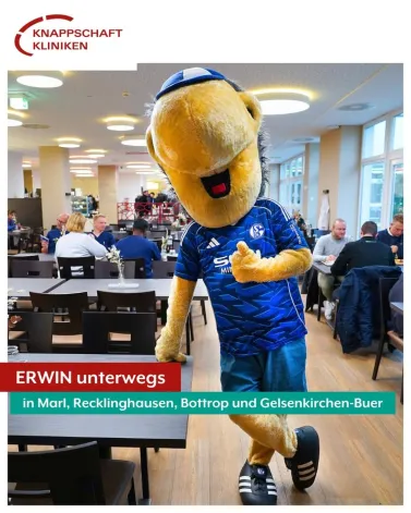 Was für ein unvergesslicher Tag! Das Maskottchen ERWIN vom FC Schalke 04 hat sich auf eine ganz besondere Reise durch die Region gemacht und unsere Kinderkliniken in Marl, im Marienhospital Bottrop und natürlich in Gelsenkirchen-Buer besucht. 🎉

Mit viel Herz und einem Lächeln hat ERWIN nicht nur die kleinen Patienten zum Strahlen gebracht, sondern auch den Mitarbeitenden an den Standorten eine Freude gemacht, indem er fleißig Gewinnspielkarten für ein ganz besonderes Event im Dezember verteilt hat! 🎁

Zudem besuchte er in der Mittagszeit unseren Standort in Recklinghausen. ERWIN ist ein absoluter Malocher und hat direkt bei der Essensausgabe mit angepackt. 😉

Wir sind stolz, Teil einer Community zu sein, die zusammenhält und für einander da ist – egal ob auf dem Spielfeld oder außerhalb! Danke, ERWIN, für deinen Einsatz und für all die Freude, die du den großen und kleinen Menschen in unserem Krankenhausverbund gebracht hast. 💙

<a href='https://www.facebook.com/watch/hashtag/Schalke04' target='_blank'>#Schalke04</a> <a href='https://www.facebook.com/watch/hashtag/ERWINunterwegs' target='_blank'>#ERWINunterwegs</a> <a href='https://www.facebook.com/watch/hashtag/Gemeinschaft' target='_blank'>#Gemeinschaft</a> MitHerz Gelsenkirchen Marl Recklinghausen Bottrop Kinderklinik Danke KnappschaftKliniken kkliniken klinikverbund