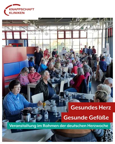 🫀 Im Rahmen der Herzwochen der Deutschen Herzstiftung fand am vergangenen Freitag die Informationsveranstaltung "Gesundes Herz - Gesunde Gefäße" der Sektion Kardiologie, Angiologie und Internistischen Notfallmedizin der Medizinischen Klink statt. Rund 100 Besucher*innen nutzten die Gelegenheit, um mehr über Prävention, Früherkennung und moderne Behandlungsmöglichkeiten
zu erfahren - ein voller Erfolg! 

💬 Patient*innen und Interessierte waren herzlich eingeladen, über Herzgesundheit ins Gespräch zu kommen. Ziel war es, über wichtige Risikofaktoren für Herz-Kreislauf-Erkrankungen zu informieren und Maßnahmen zu besprechen, um das Herz nachhaltig zu schützen. Neben Vorträgen konnten die Besucher*innen sich individuell beraten lassen, ihre Fragen zu stellen und Tipps für einen herzgesunden Lebensstil zu erhalten.

<a href='https://www.instagram.com/explore/tags/KnappschaftKliniken/' target='_blank'>#KnappschaftKliniken</a> <a href='https://www.instagram.com/explore/tags/Universitätsklinikum/' target='_blank'>#Universitätsklinikum</a> <a href='https://www.instagram.com/explore/tags/Bochum/' target='_blank'>#Bochum</a> <a href='https://www.instagram.com/explore/tags/Kardiologie/' target='_blank'>#Kardiologie</a> <a href='https://www.instagram.com/explore/tags/Herzwoche/' target='_blank'>#Herzwoche</a> <a href='https://www.instagram.com/explore/tags/Herzgesundheit/' target='_blank'>#Herzgesundheit</a> <a href='https://www.instagram.com/explore/tags/DeutscheHerzstiftung/' target='_blank'>#DeutscheHerzstiftung</a>